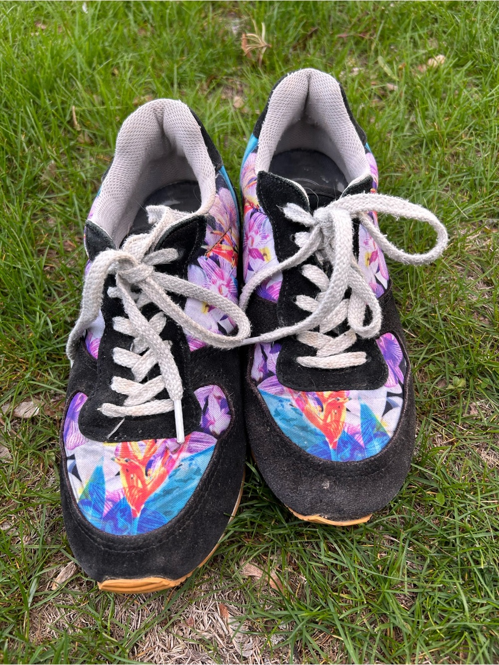 inkkas Black Sneakers with Multicolor Floral Print size 7